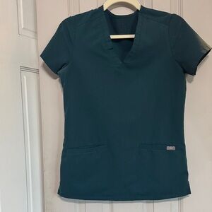 Figs carribean blue Short Sleeve V-Neck Top